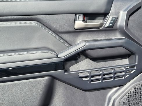 New 2025 Toyota 4Runner Limited image 6