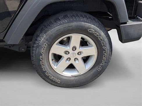 Used 2015 Jeep Wrangler Unlimited Sport w/ Quick Order Package 24S AWD/4WD image 21