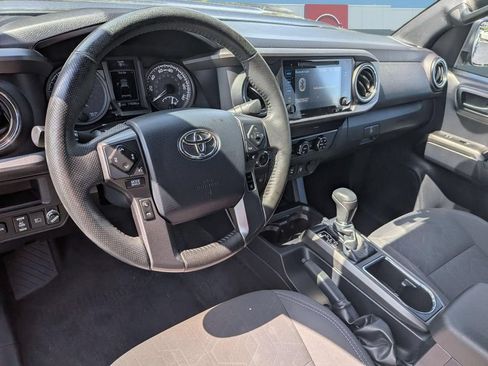 Used 2019 Toyota Tacoma TRD Sport AWD/4WD image 12