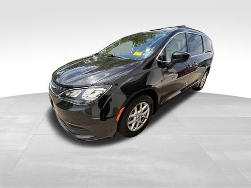 Used 2021 Chrysler Voyager Lxi FWD image 3
