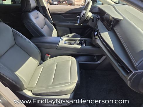 Used 2025 Nissan Murano SV image 16