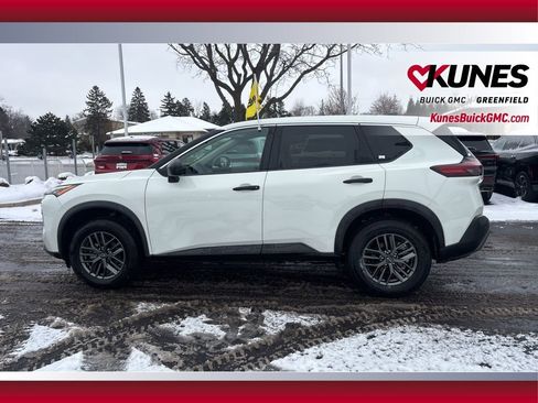 Used 2023 Nissan Rogue S image 9