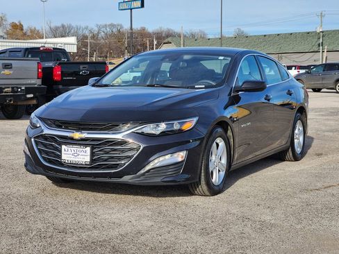 Used 2023 Chevrolet Malibu LT image 3