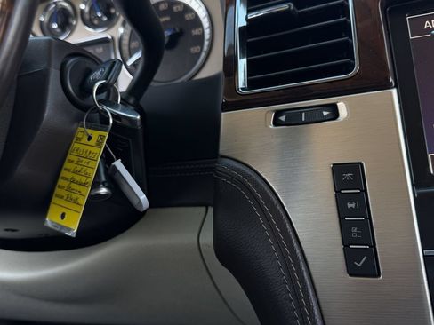 Used 2014 Cadillac Escalade Platinum RWD image 22