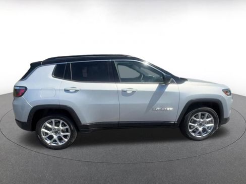 Used 2025 Jeep Compass Limited AWD/4WD image 16