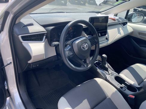 Used 2025 Toyota Corolla LE FWD image 25