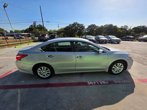 Used 2016 Nissan Altima 2.5 S w/ Power Driver Seat Package FWD image 16