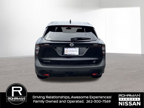 Used 2025 Nissan Kicks SV image 6