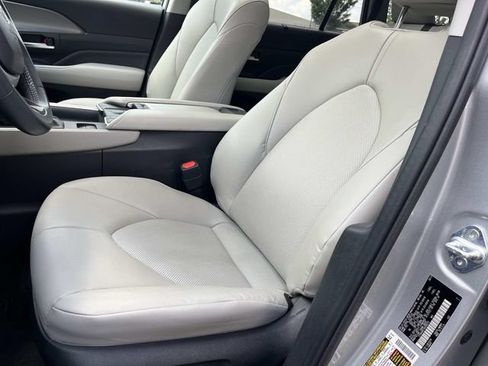 Used 2024 Toyota Grand Highlander AWD image 30