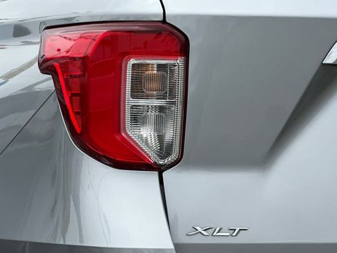 Used 2021 Ford Explorer XLT w/ Equipment Group 202A RWD image 27