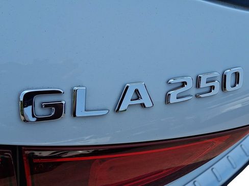 Used 2021 Mercedes-Benz GLA 250 4MATIC image 29