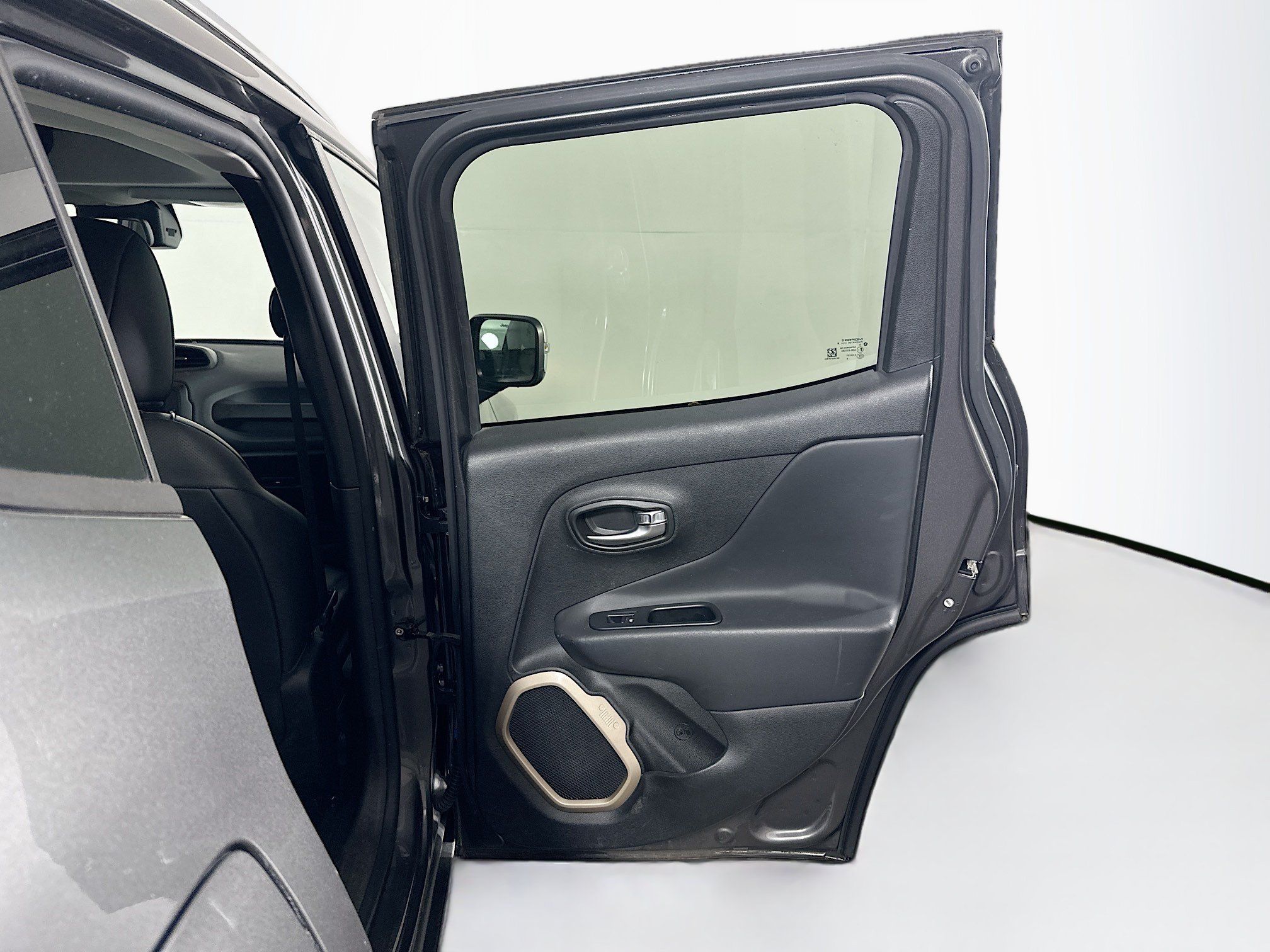Used 2016 Jeep Renegade Limited FWD image 30