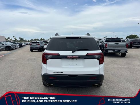 Used 2023 GMC Acadia SLE w/ Driver Convenience Package FWD image 6