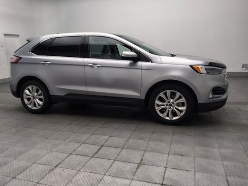 Used 2020 Ford Edge Titanium w/ Equipment Group 301A FWD image 11