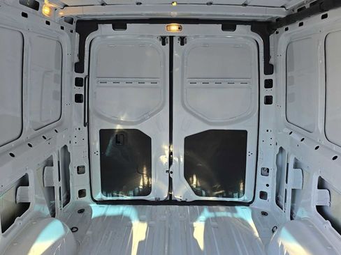 Used 2025 Mercedes-Benz Sprinter 2500 image 15