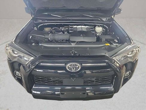 Used 2023 Toyota 4Runner SR5 Premium image 9