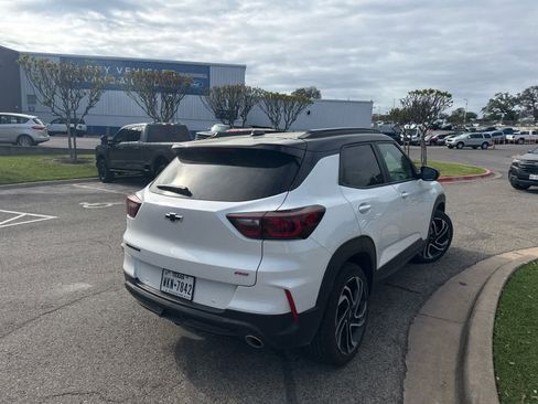 Used 2025 Chevrolet TrailBlazer RS w/ Convenience Package image 3