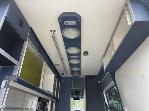 Used 2012 Mercedes-Benz Sprinter 2500 image 15