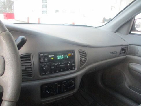 Used 2002 Buick Century Custom w/ Special Edition Pkg image 36