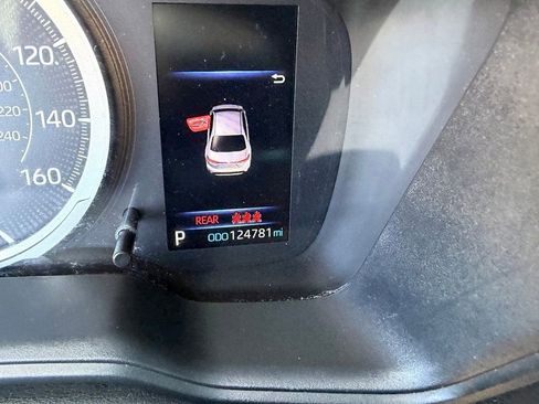 Used 2020 Toyota Corolla LE FWD image 24