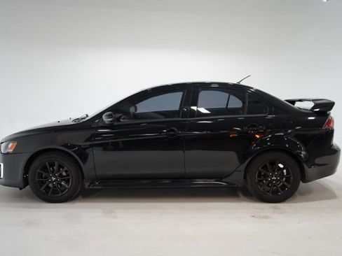 Used 2017 Mitsubishi Lancer ES image 4