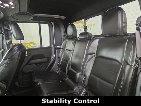 Certified 2021 Jeep Gladiator Overland w/ Popular Equipment Package image 13