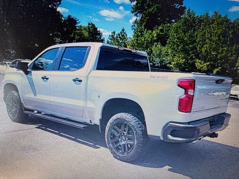 Used 2022 Chevrolet Silverado 1500 LT Trail Boss w/ Safety Package AWD/4WD image 2