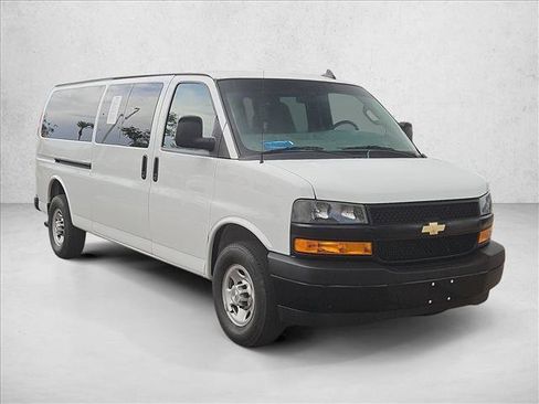 Used 2023 Chevrolet Express 3500 LS RWD image 3