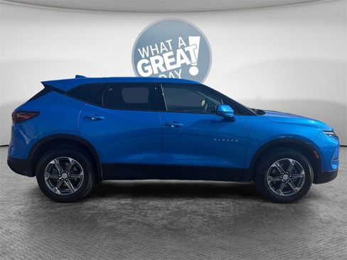 Certified 2025 Chevrolet Blazer LT image 2