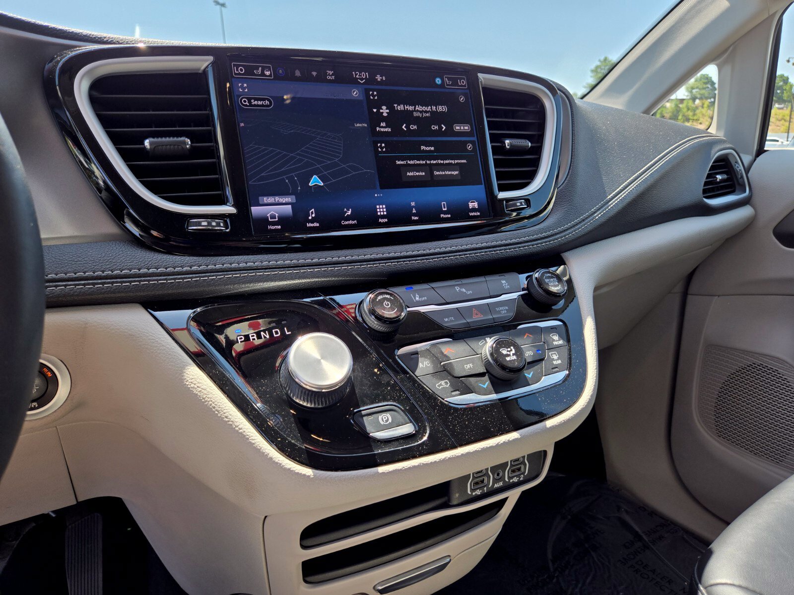 Used 2024 Chrysler Pacifica Limited FWD image 21
