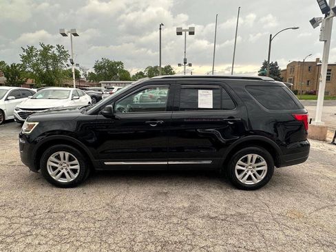 Used 2018 Ford Explorer XLT image 5