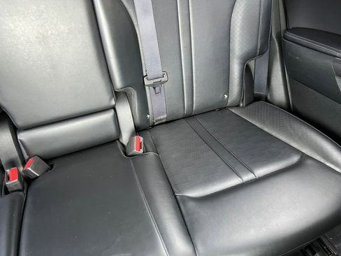 Used 2024 Kia Sorento S image 40