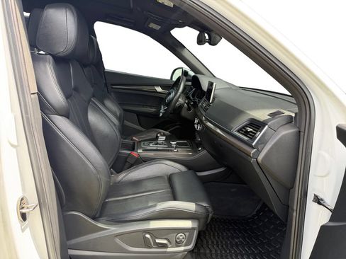 Used 2019 Audi SQ5 Premium Plus w/ Premium Plus Package AWD/4WD image 17