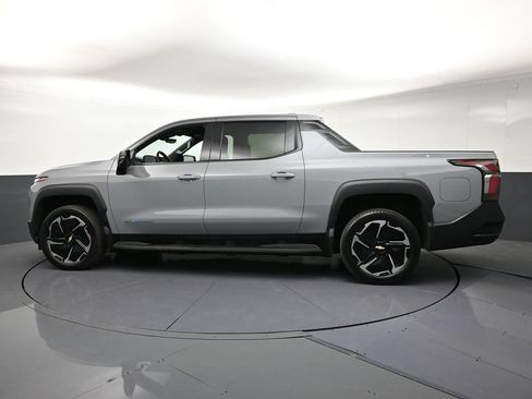 Used 2026 Chevrolet Silverado EV LT AWD/4WD image 2