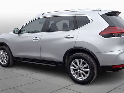 Used 2020 Nissan Rogue SV image 6
