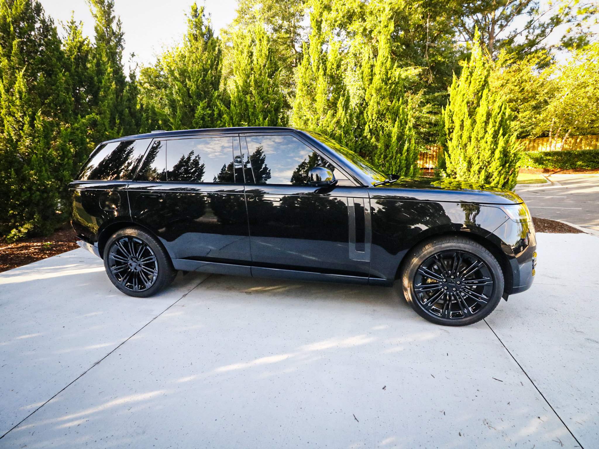 Used 2026 Land Rover Range Rover Long Wheelbase SE AWD/4WD image 11