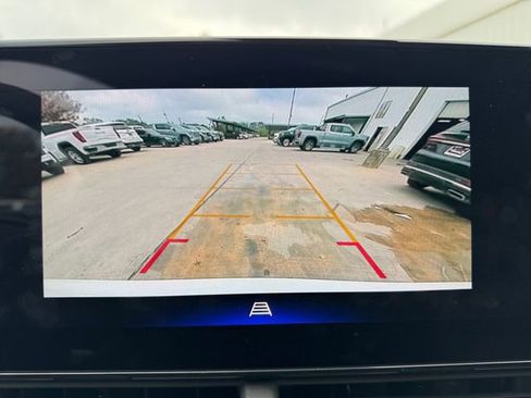 Certified 2025 Chevrolet Trax RS image 10