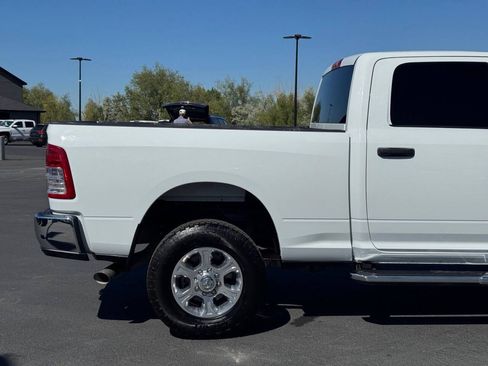Used 2024 RAM 2500 Big Horn w/ Off Road Package AWD/4WD image 5