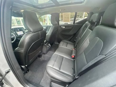 Used 2025 Volvo XC40 B5 Core AWD/4WD image 17