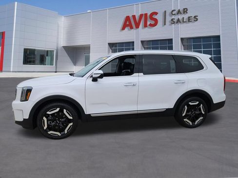 Used 2025 Kia Telluride S FWD image 2