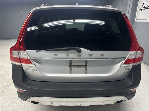 Used 2016 Volvo XC70 T5 Premier w/ Proximity Package image 6