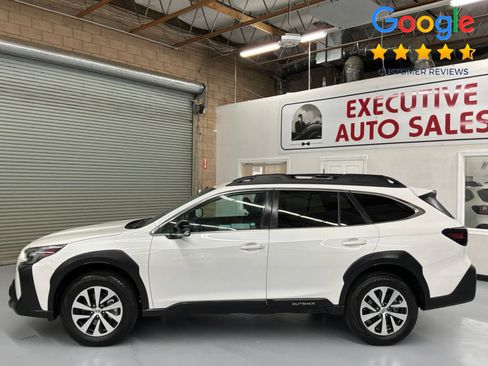 Used 2024 Subaru Outback Premium AWD/4WD image 8