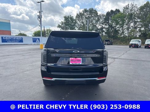 Used 2025 Chevrolet Suburban LT w/ Comfort Package image 6