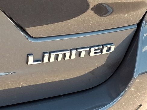 Used 2023 Jeep Grand Cherokee Limited AWD/4WD image 34