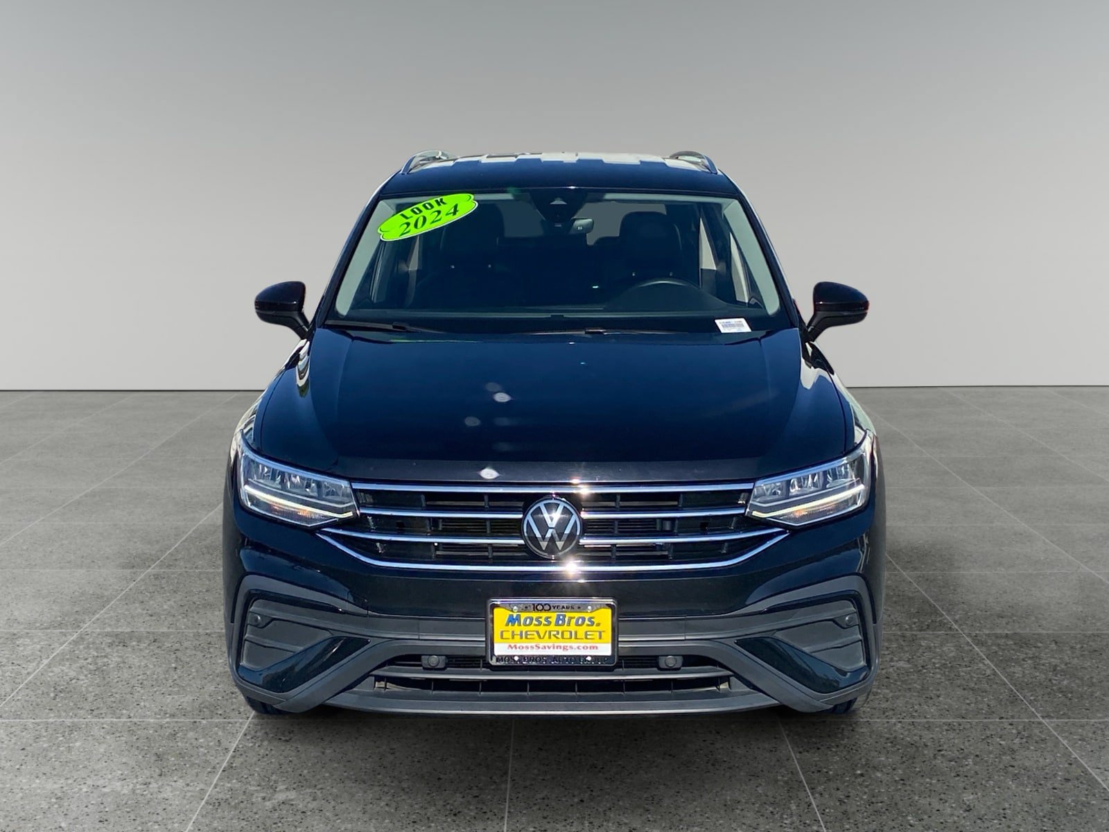 Used 2024 Volkswagen Tiguan SE FWD image 8