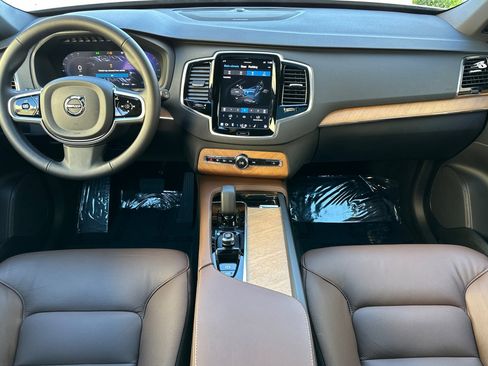 Certified 2025 Volvo XC90 B5 Plus w/ Protection Package Premier image 14