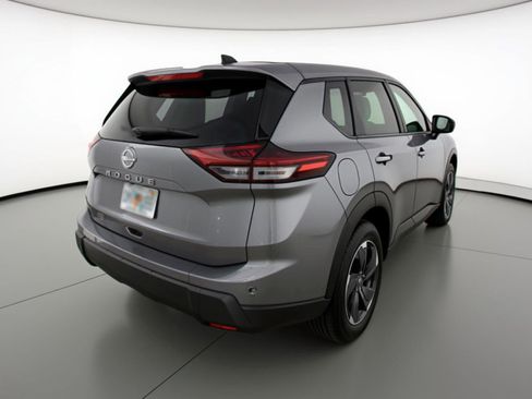 Used 2025 Nissan Rogue SV image 9