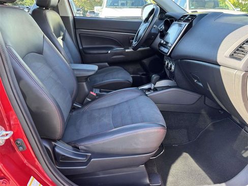 Used 2024 Mitsubishi Outlander Sport ES image 14