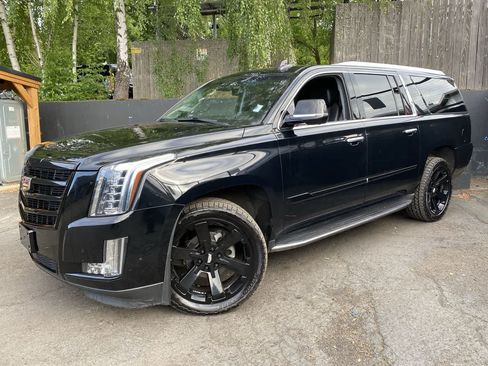 Used 2019 Cadillac Escalade ESV Luxury AWD/4WD image 1