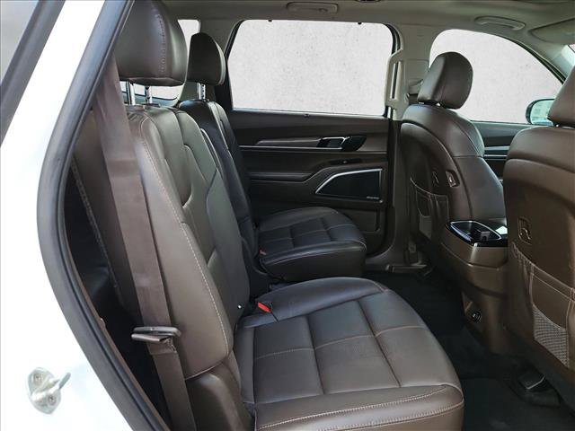Used 2020 Kia Telluride SX w/ Towing Package FWD image 19